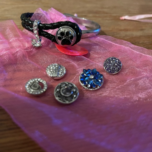 Snap Bracelet - Picture 4 of 6